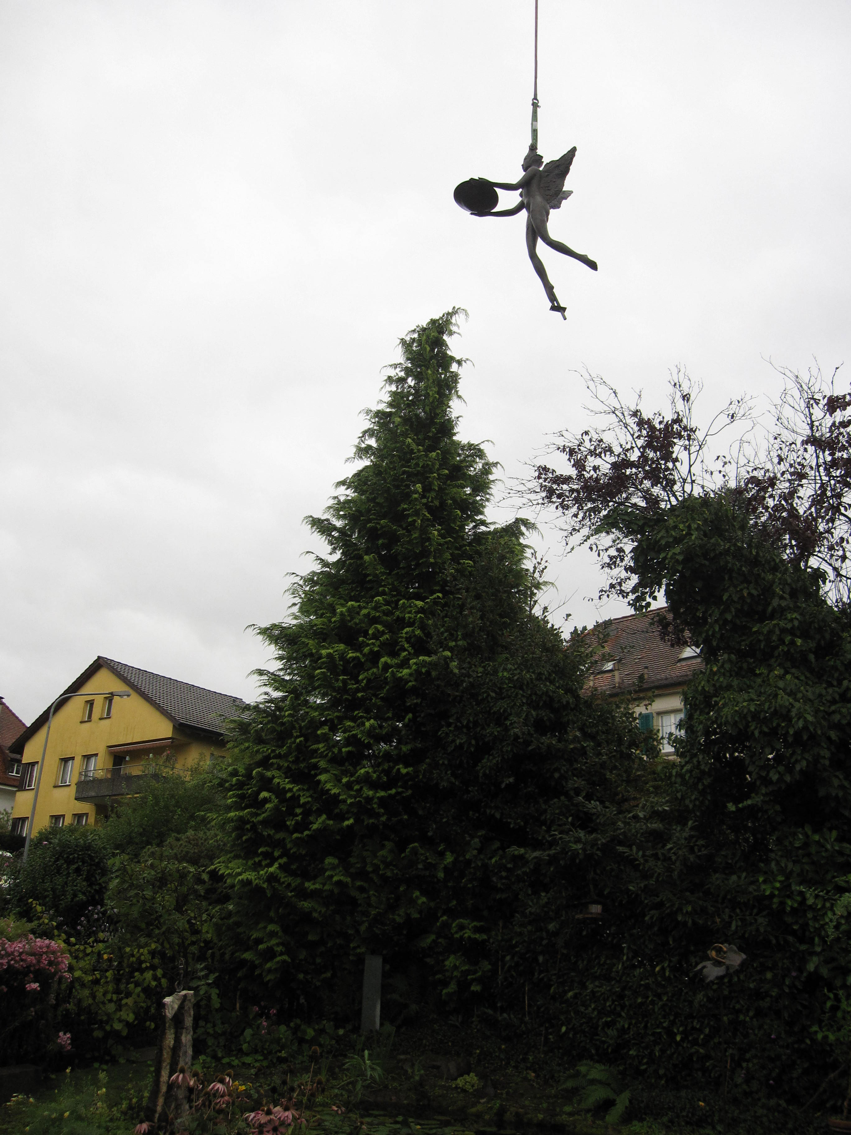 Feuerfrau, Skulkptur von Annemarie Waibel, 240cm