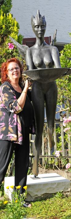 "Feuerfrau" und Annemarie Waibel