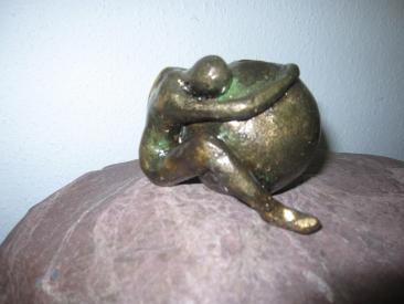 Erdfrau, Skulptur von Annemarie Waibel