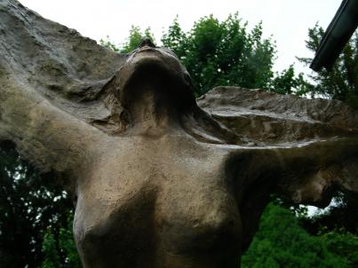 Engelin, Skulptur von Annemarie Waibel