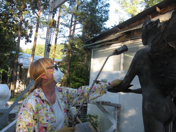 Feuerfrau, Skulkptur von Annemarie Waibel, 240cm